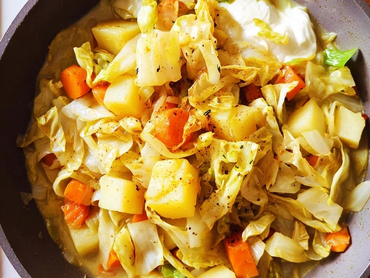 Spitzkohlpfanne mit Kartoffeln: Vegetarisch & schnell zubereitet - Bild 1